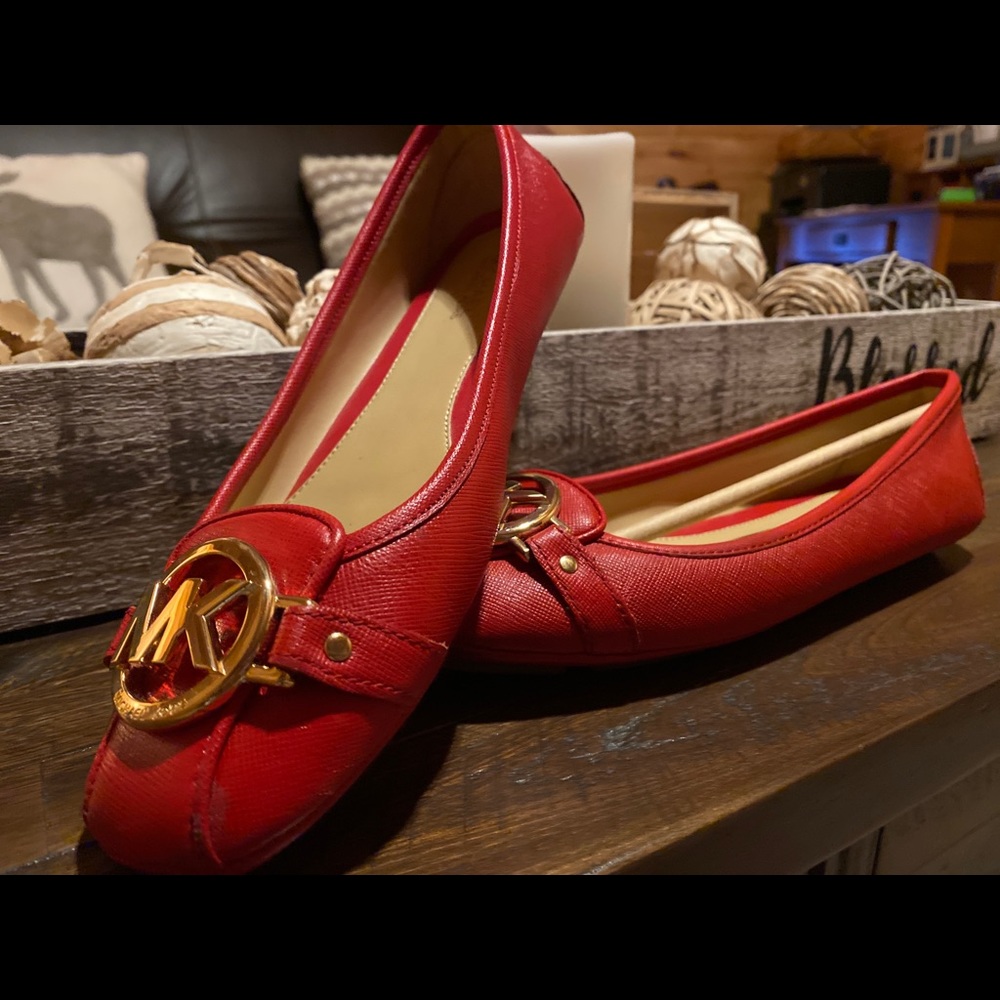 Michael Kors leather flat shoe.  Size 6